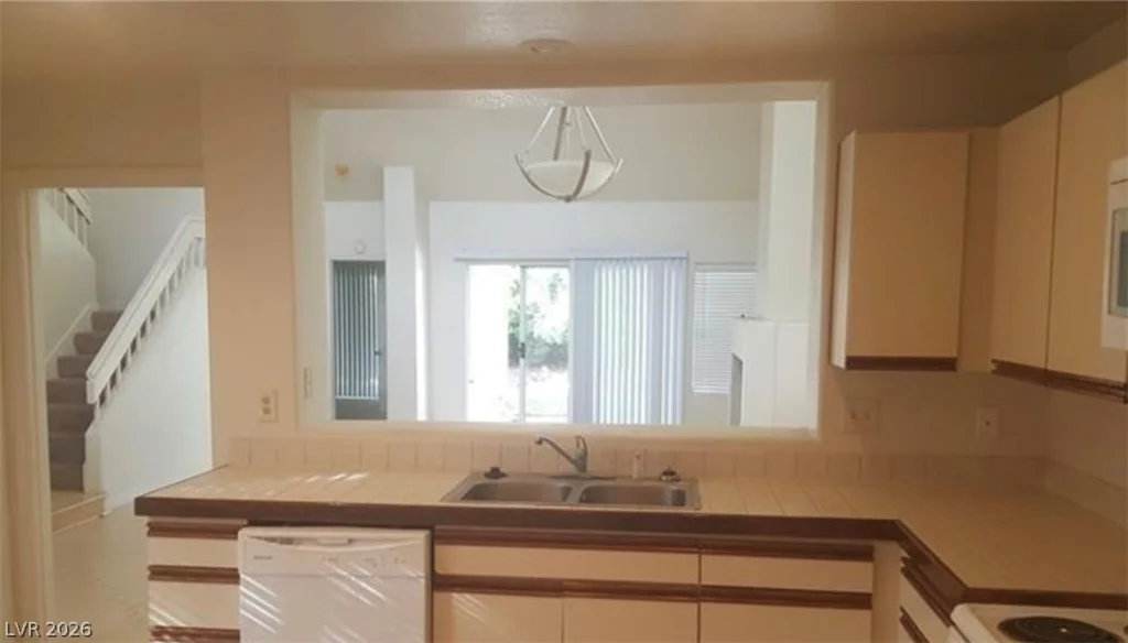 6974 Emerald Springs, Las Vegas, NV 89113