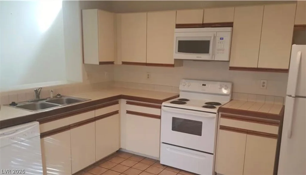 6974 Emerald Springs, Las Vegas, NV 89113