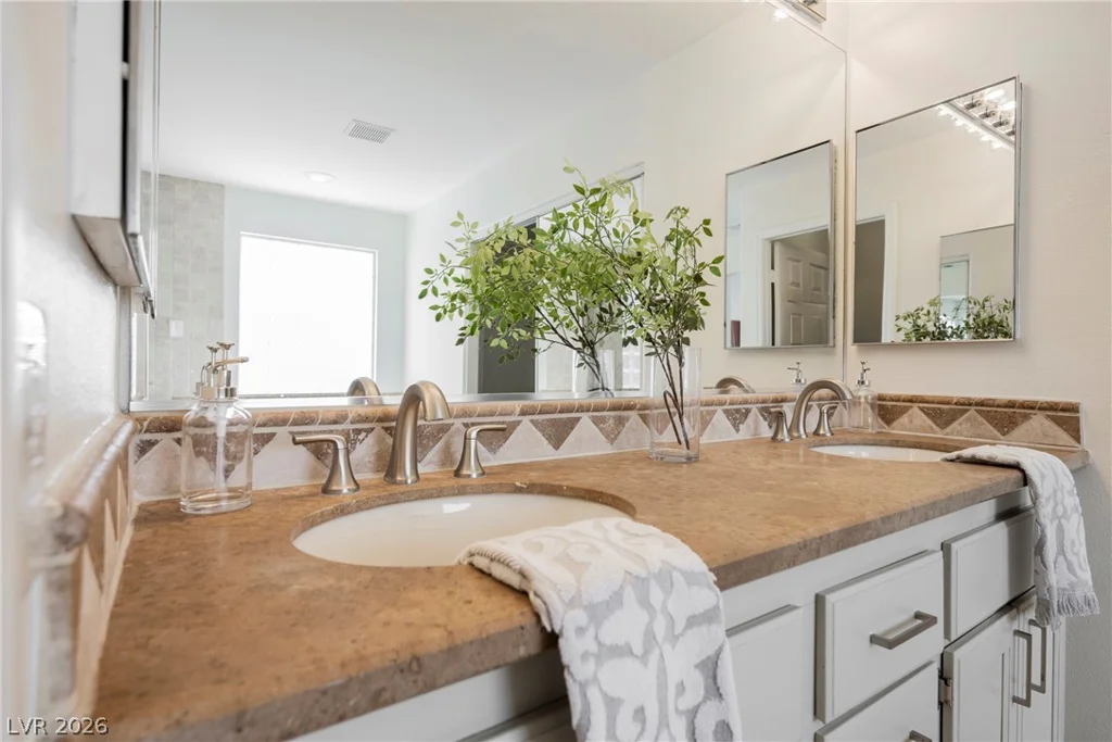 6149 Rising, North Las Vegas, NV 89031