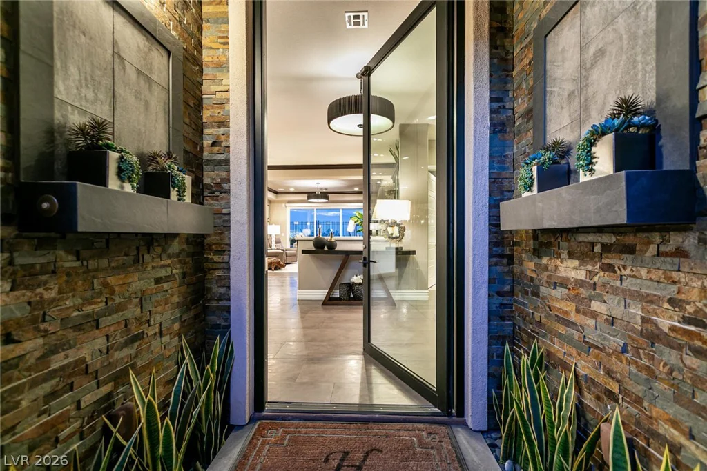 282 Lindura, Las Vegas, NV 89138