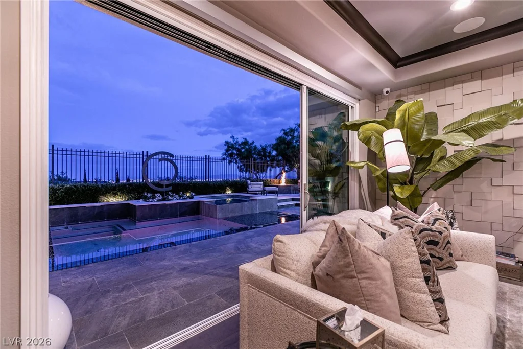 282 Lindura, Las Vegas, NV 89138