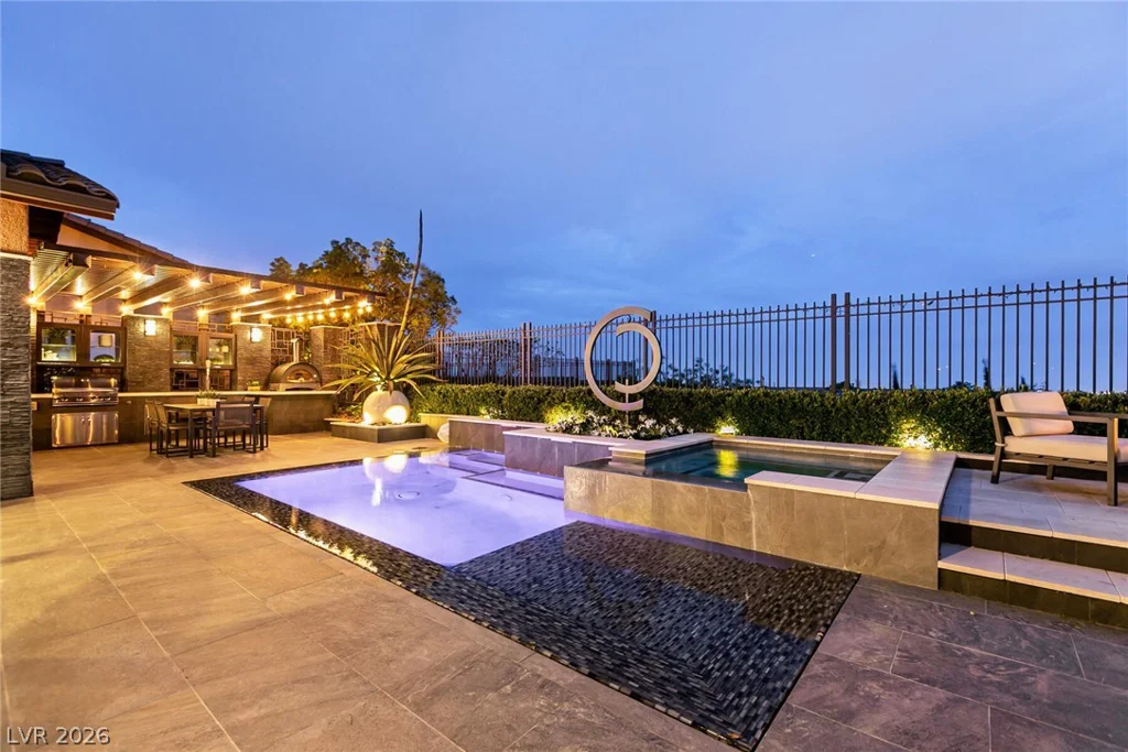 282 Lindura, Las Vegas, NV 89138