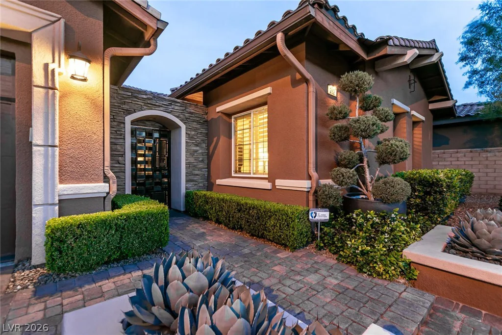 282 Lindura, Las Vegas, NV 89138