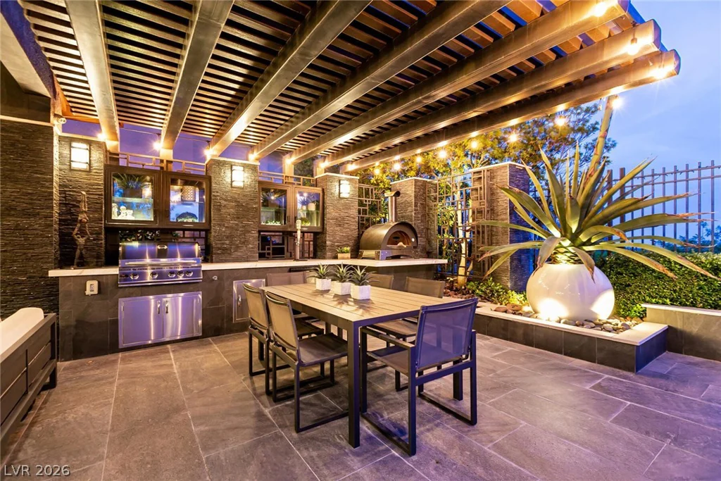 282 Lindura, Las Vegas, NV 89138