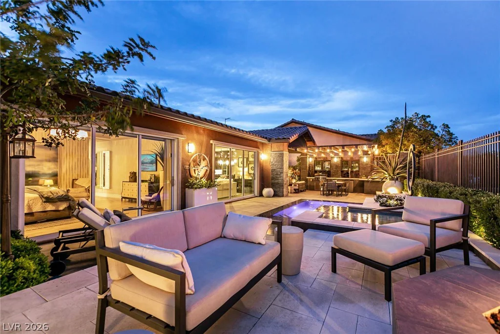 282 Lindura, Las Vegas, NV 89138