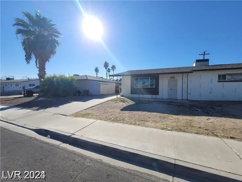 4321 El Conlon, Las Vegas, NV 89102