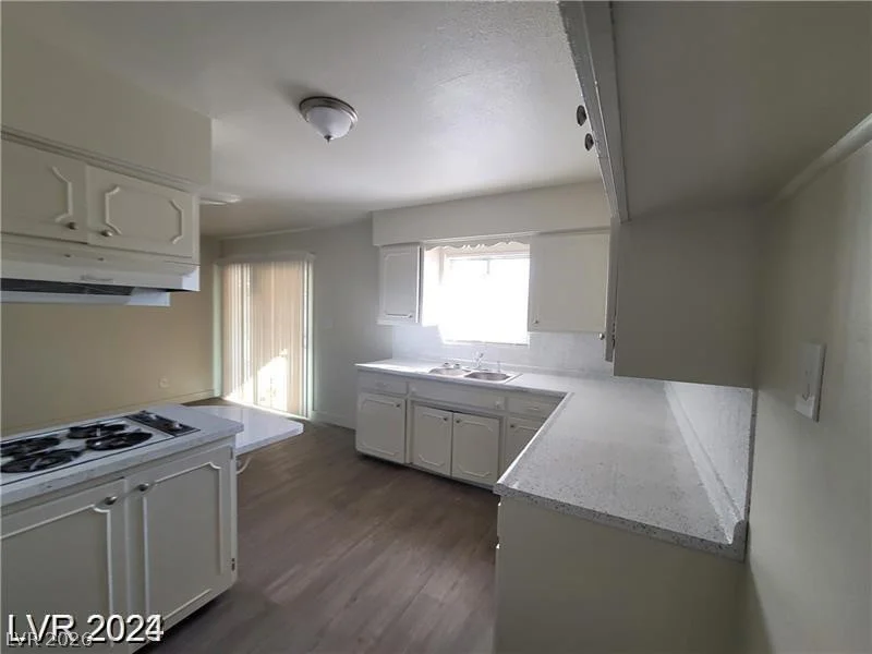 4321 El Conlon, Las Vegas, NV 89102