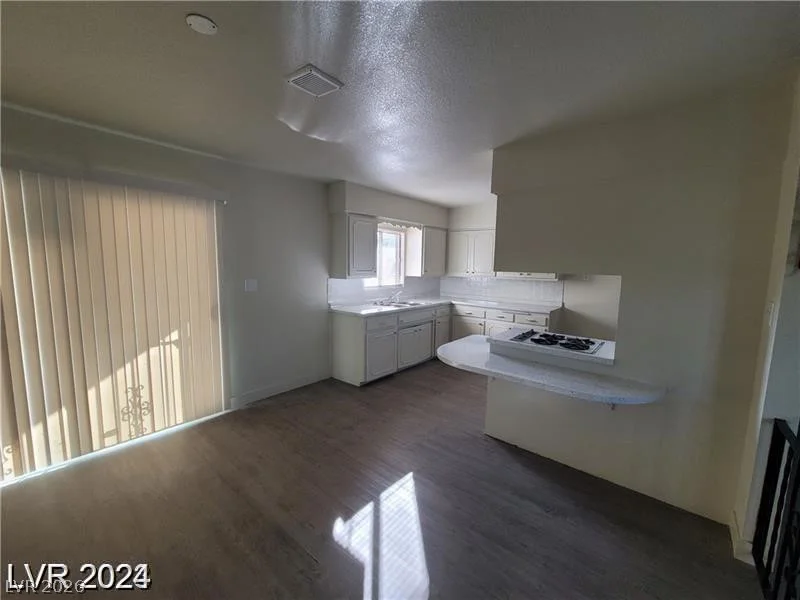 4321 El Conlon, Las Vegas, NV 89102