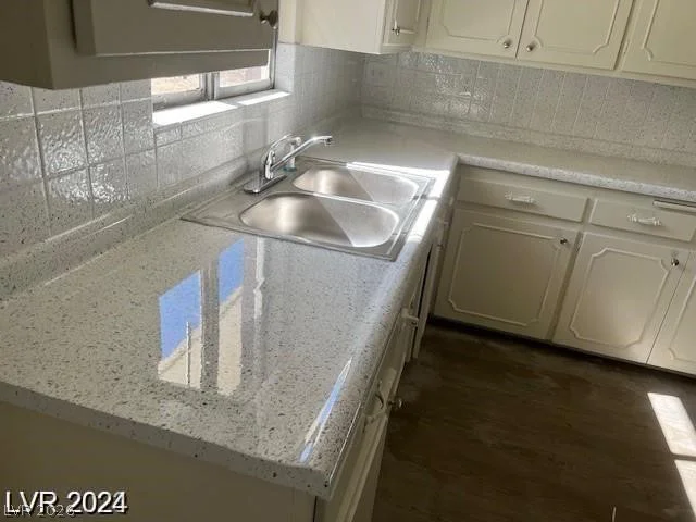 4321 El Conlon, Las Vegas, NV 89102