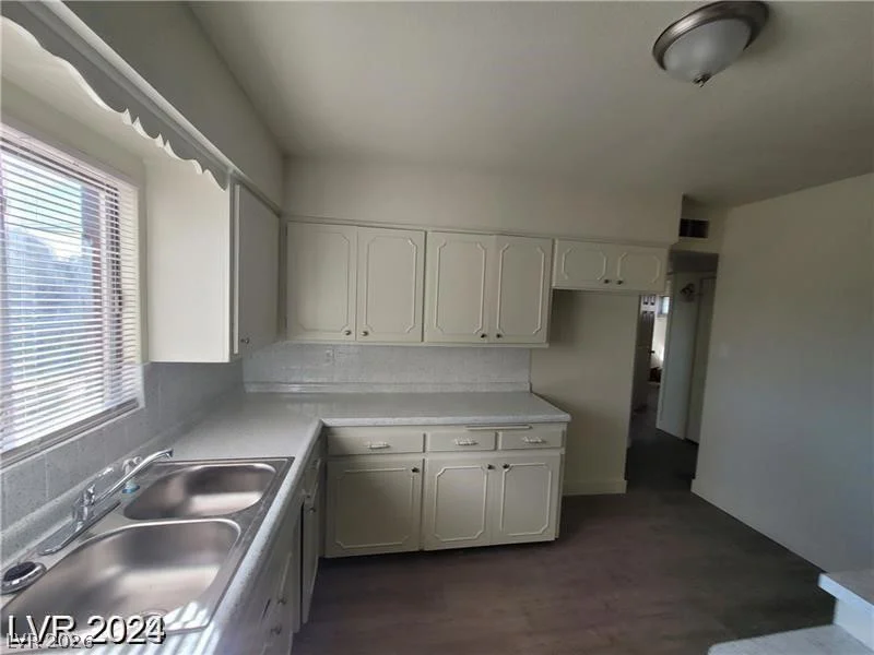 4321 El Conlon, Las Vegas, NV 89102