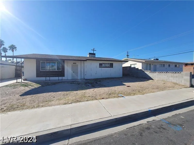 4321 El Conlon, Las Vegas, NV 89102
