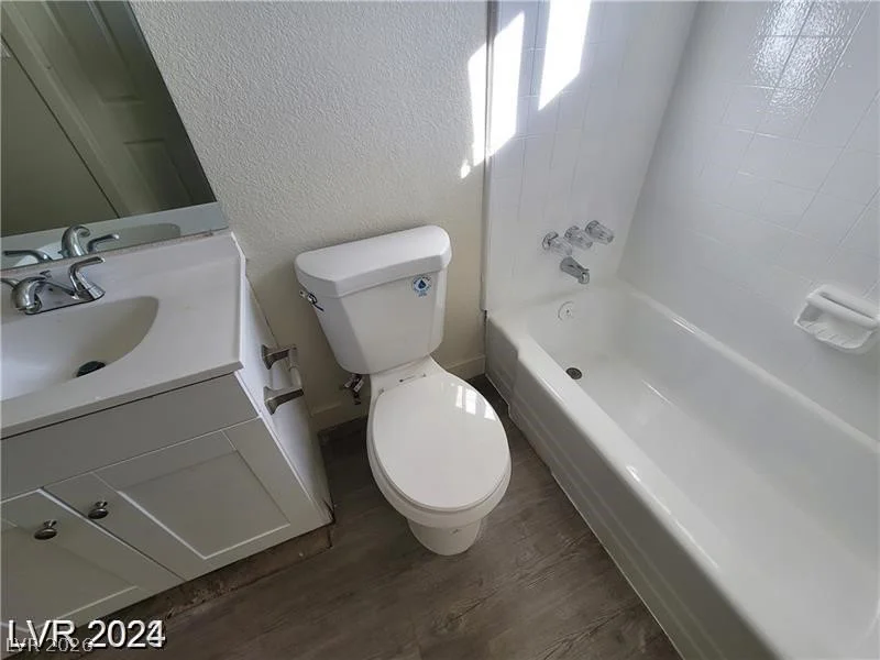 4321 El Conlon, Las Vegas, NV 89102