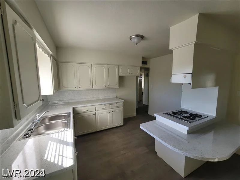 4321 El Conlon, Las Vegas, NV 89102