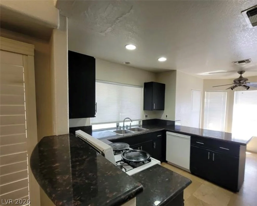 6902 Emerald Springs, Las Vegas, NV 89113