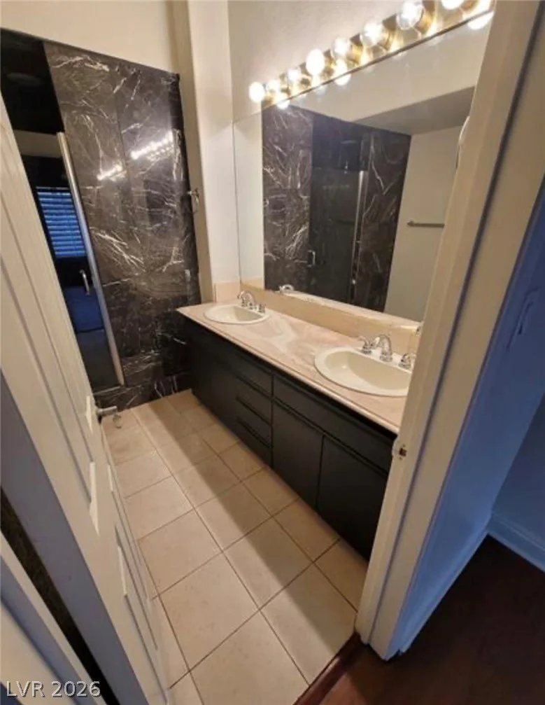 6902 Emerald Springs, Las Vegas, NV 89113