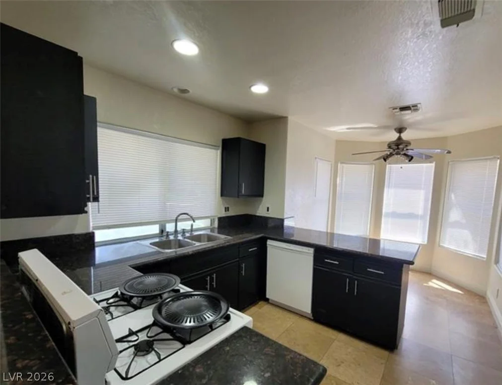 6902 Emerald Springs, Las Vegas, NV 89113