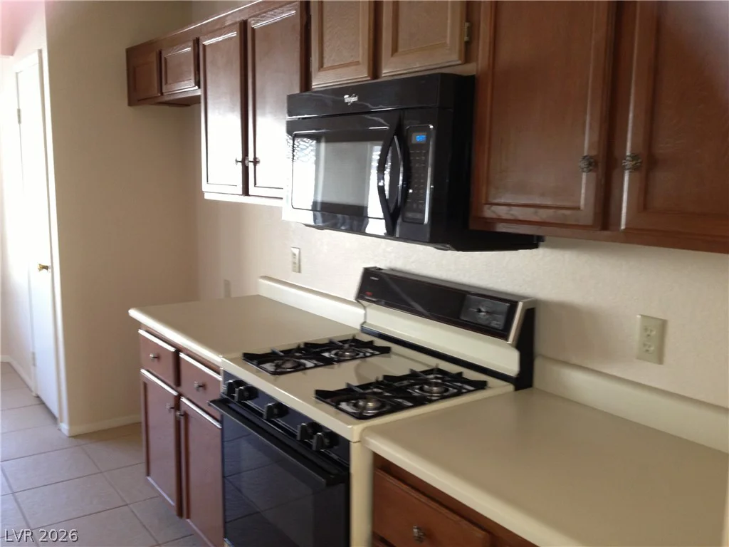 4618 Black Stallion, North Las Vegas, NV 89031