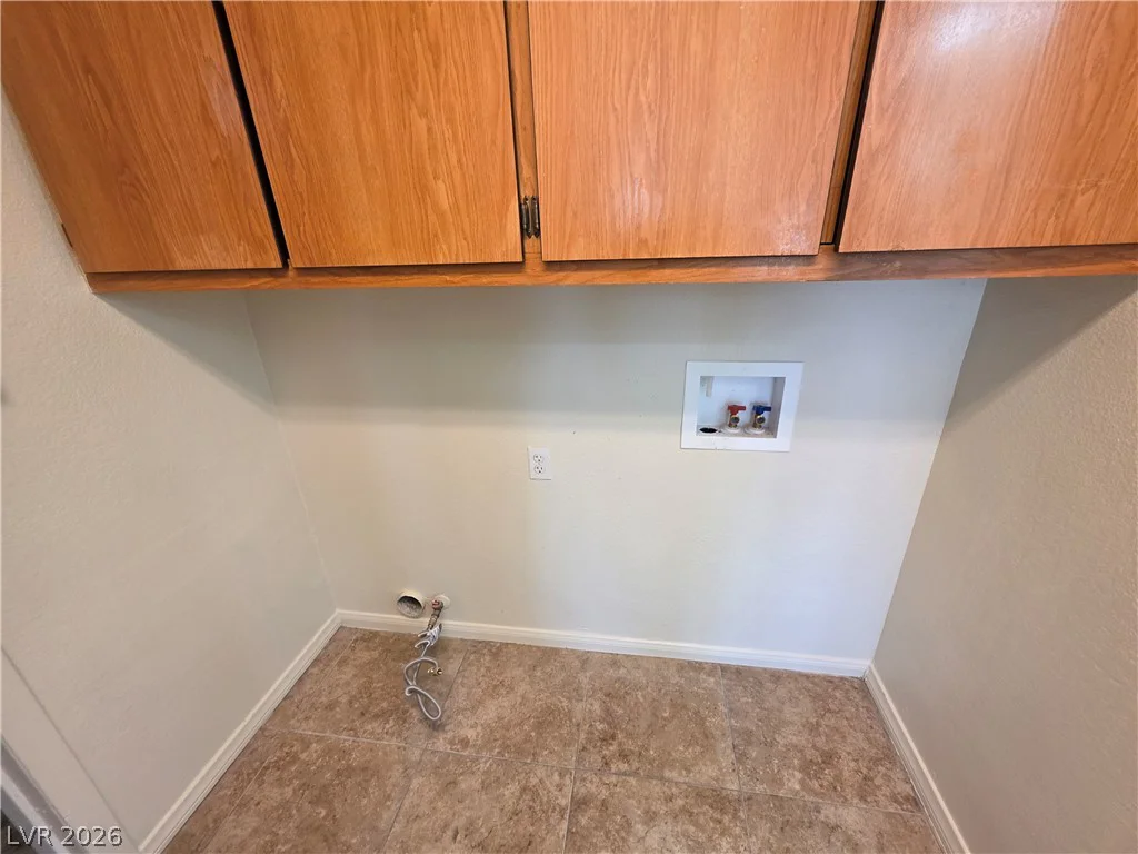 8829 CORNWALL GLEN, Las Vegas, NV 89129