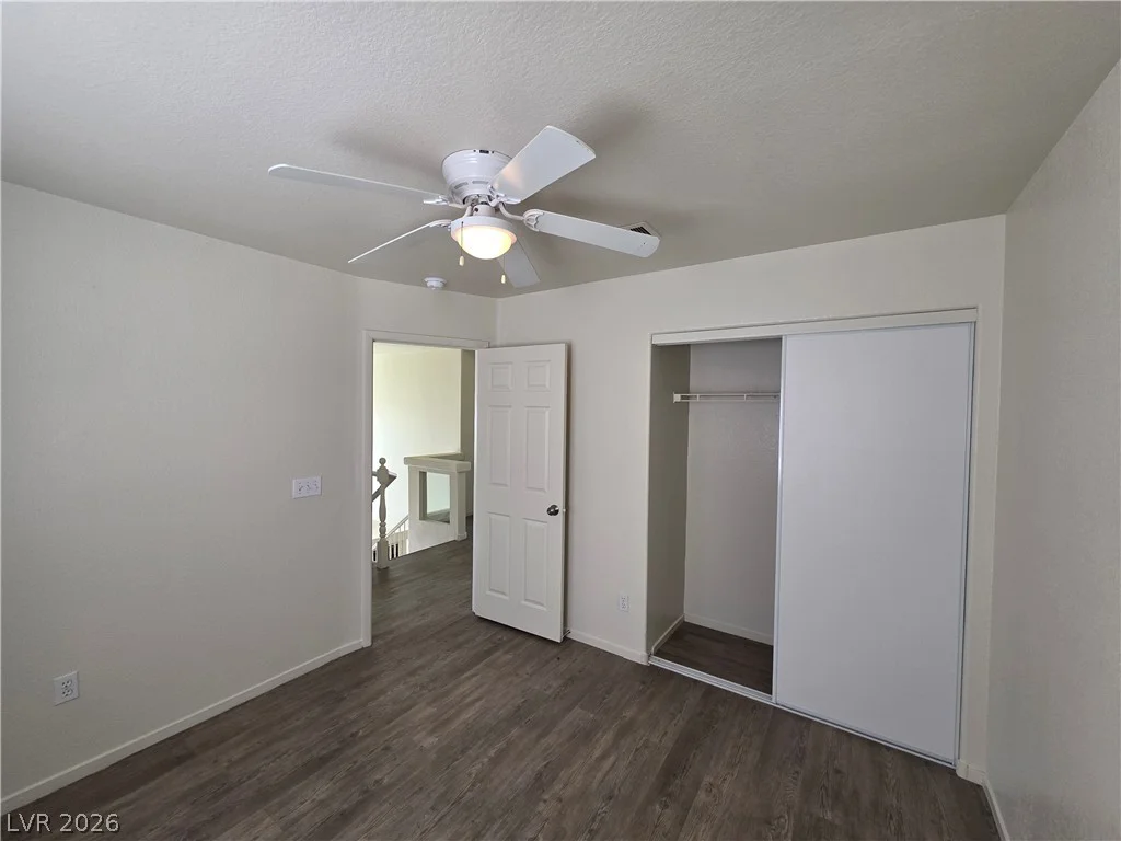 8829 CORNWALL GLEN, Las Vegas, NV 89129