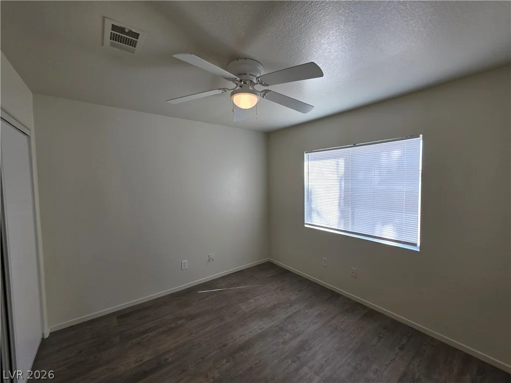8829 CORNWALL GLEN, Las Vegas, NV 89129
