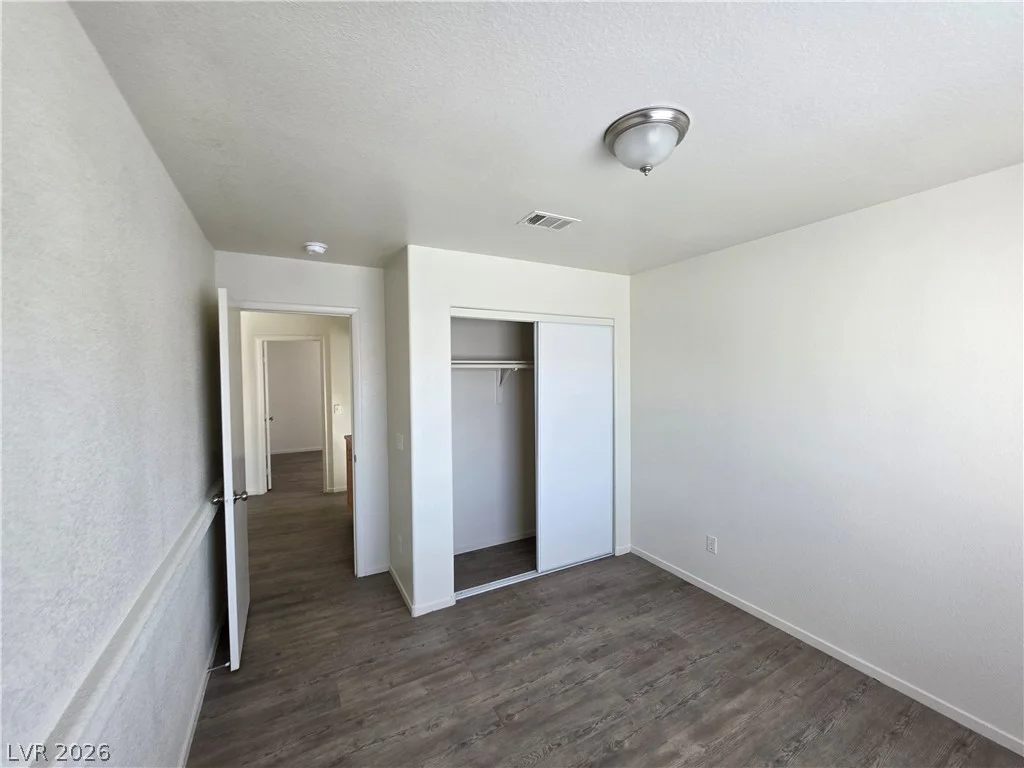 8829 CORNWALL GLEN, Las Vegas, NV 89129