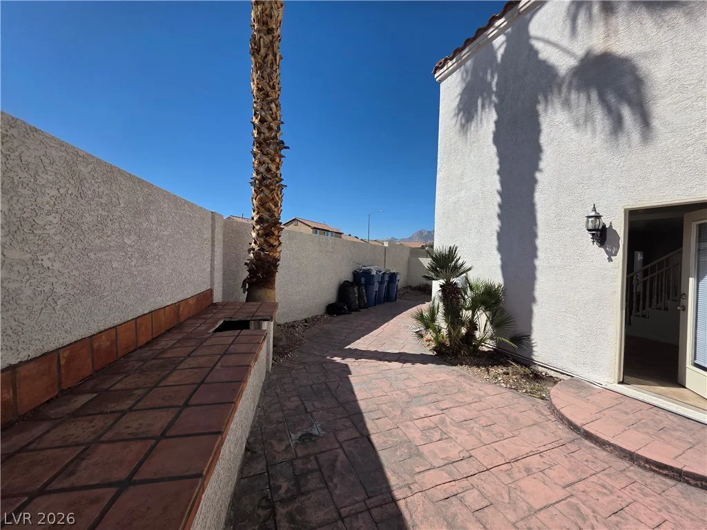 8829 CORNWALL GLEN, Las Vegas, NV 89129