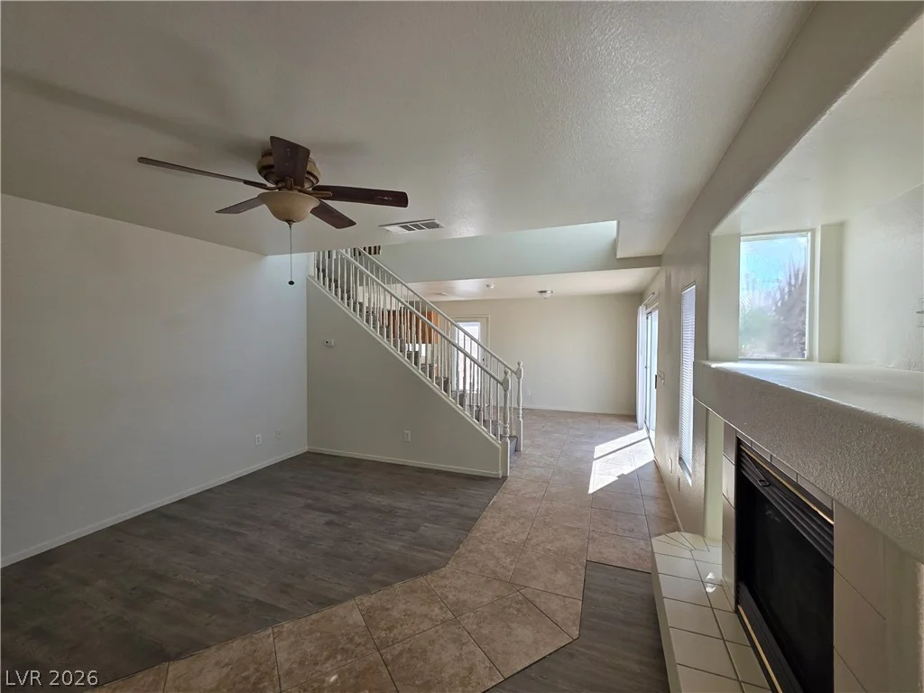 8829 CORNWALL GLEN, Las Vegas, NV 89129