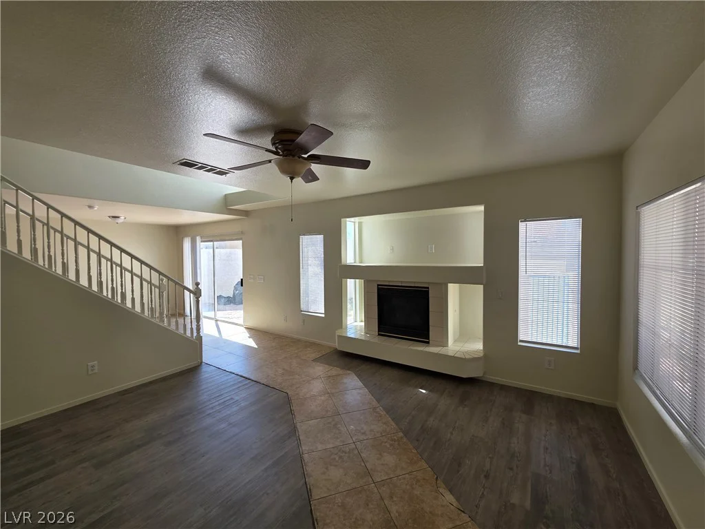 8829 CORNWALL GLEN, Las Vegas, NV 89129
