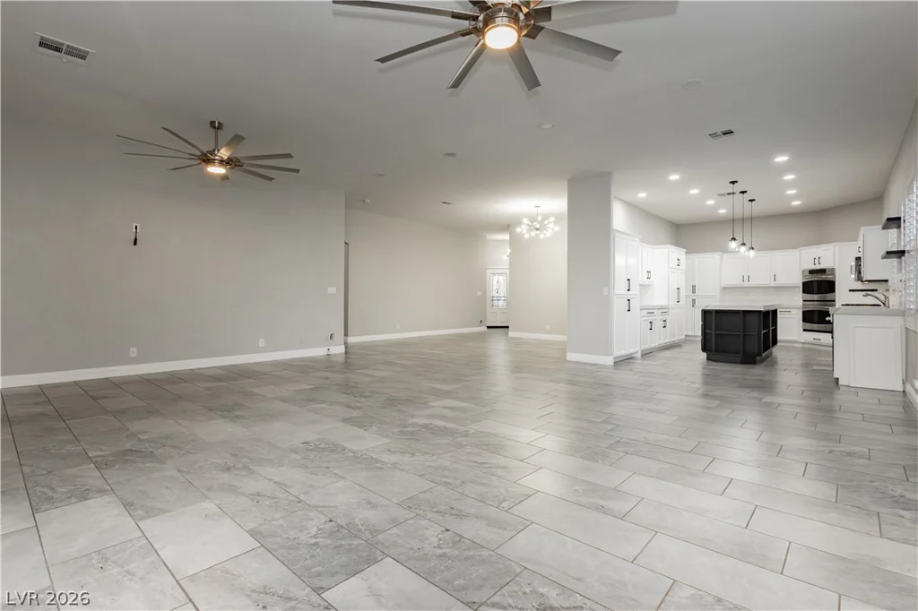 6688 Martinsville, Las Vegas, NV 89110