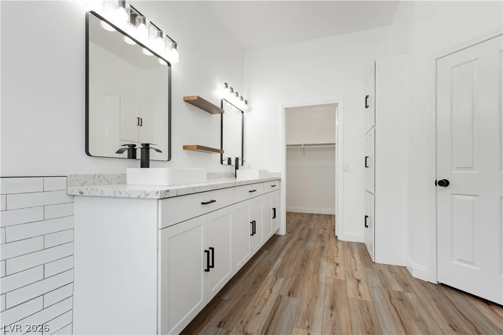 6688 Martinsville, Las Vegas, NV 89110