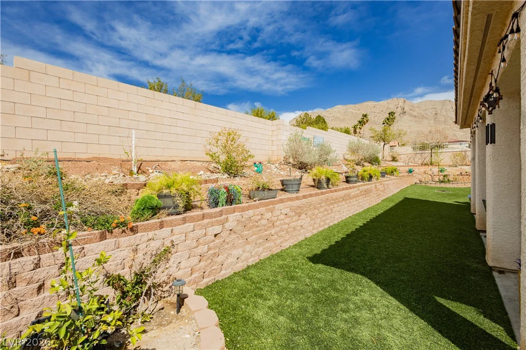 6688 Martinsville, Las Vegas, NV 89110