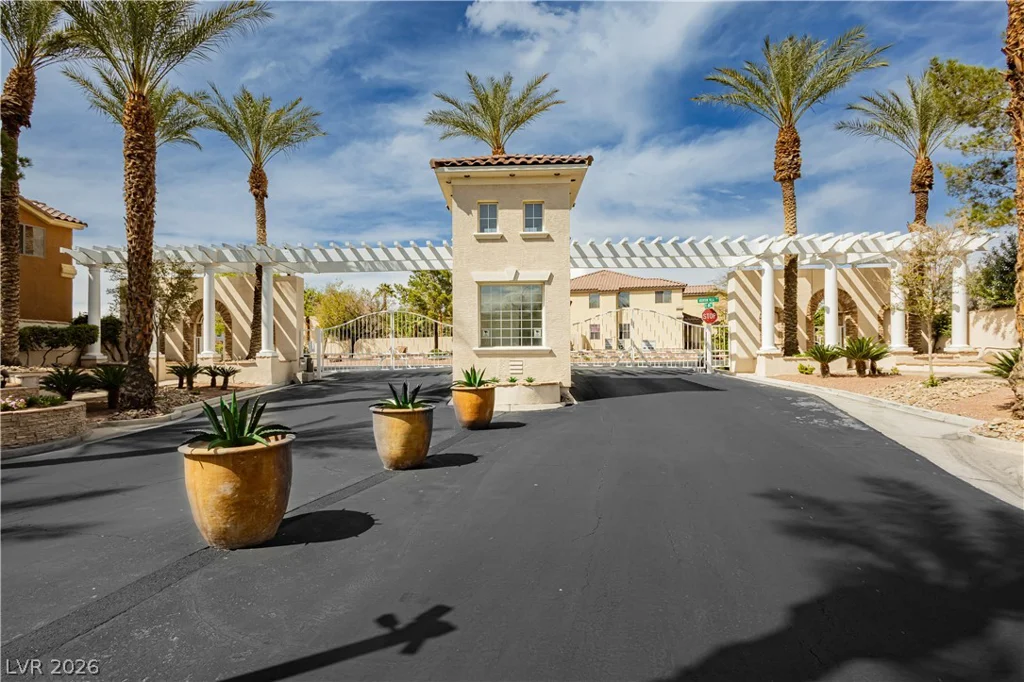 6688 Martinsville, Las Vegas, NV 89110