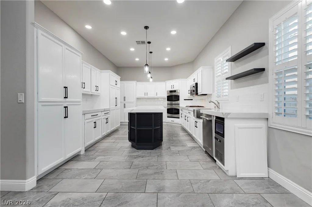 6688 Martinsville, Las Vegas, NV 89110