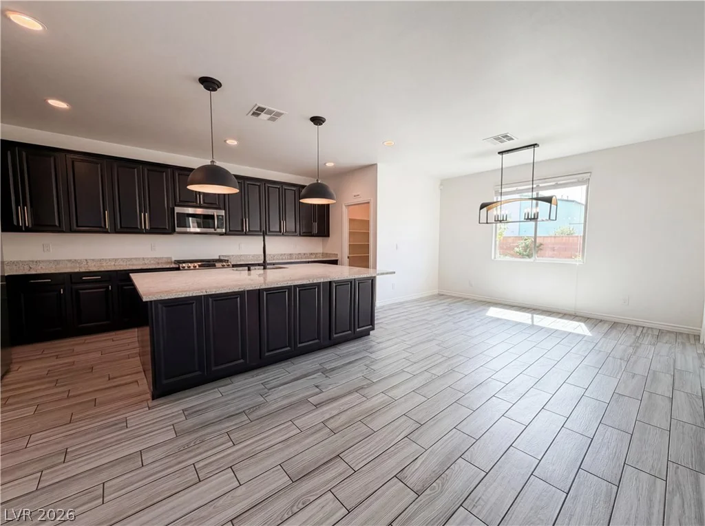 7779 Harthill Park, Las Vegas, NV 89113