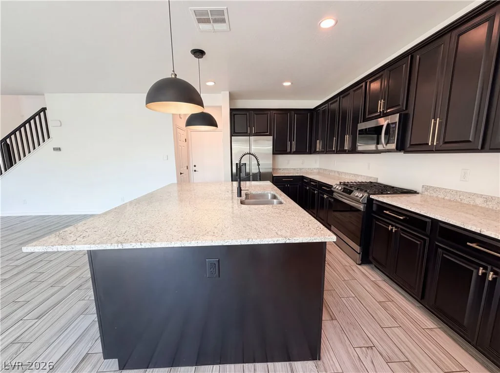 7779 Harthill Park, Las Vegas, NV 89113