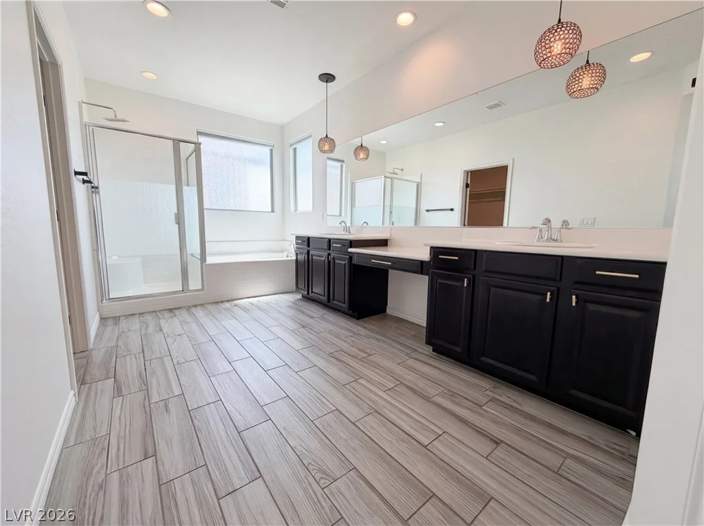 7779 Harthill Park, Las Vegas, NV 89113