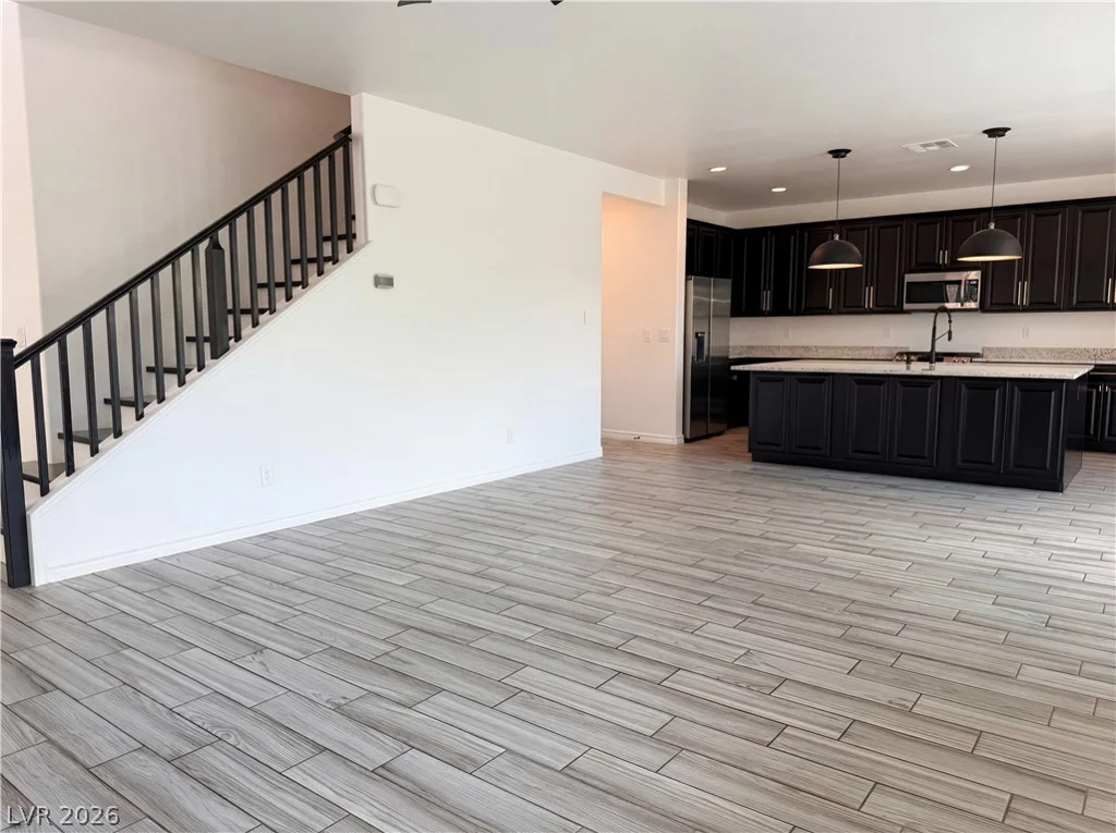 7779 Harthill Park, Las Vegas, NV 89113