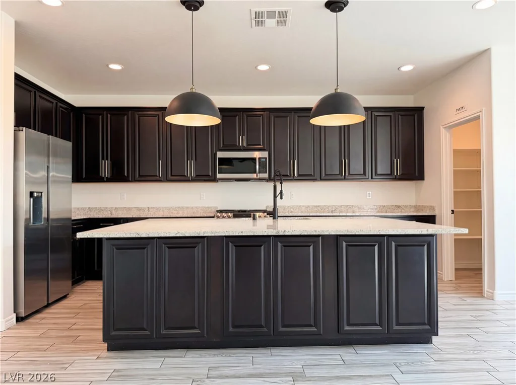 7779 Harthill Park, Las Vegas, NV 89113