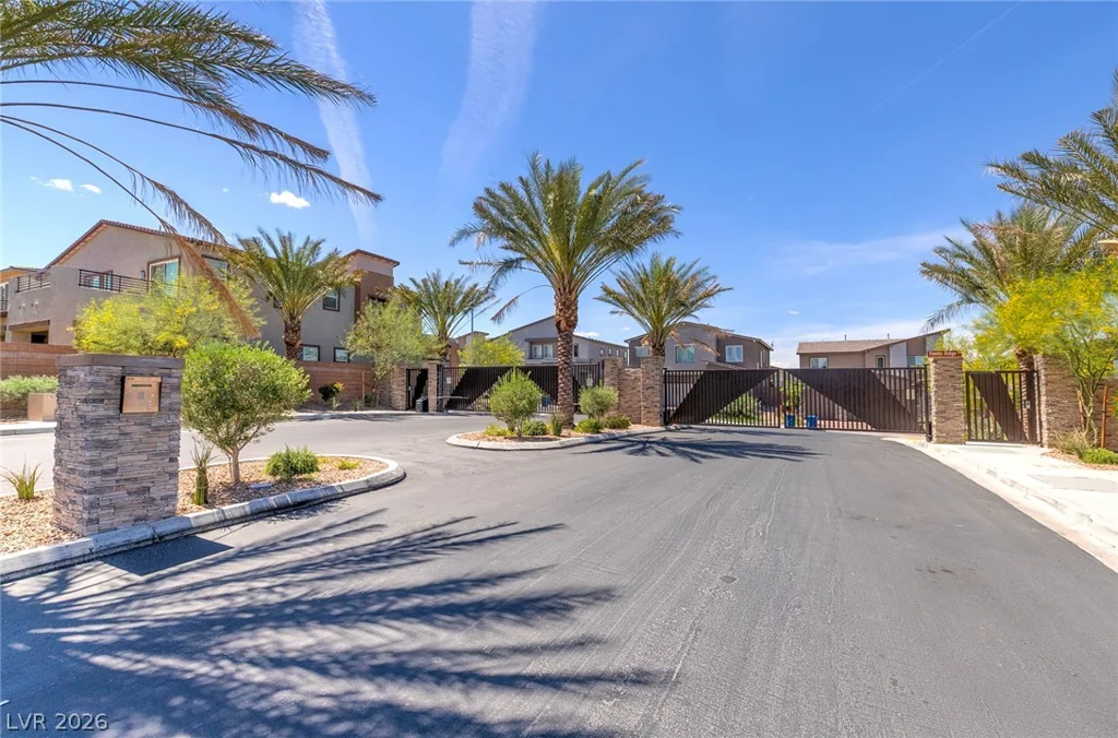 194 Viento Ridge, Henderson, NV 89012