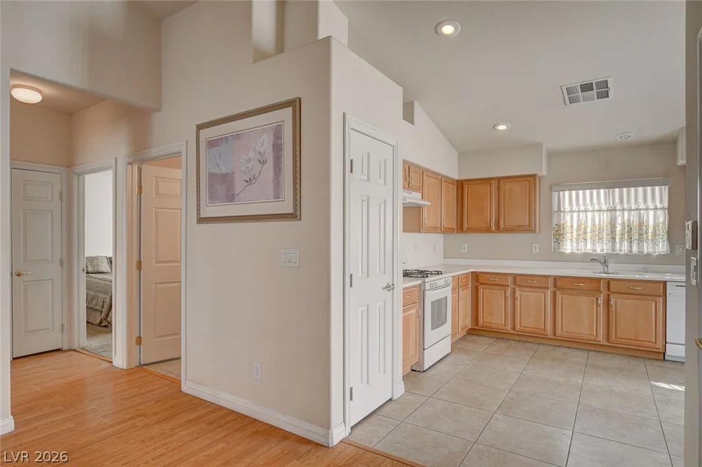 8575 Little Fox, Las Vegas, NV 89123