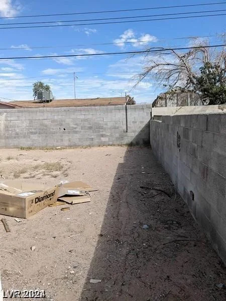 1932 Lawry, North Las Vegas, NV 89032