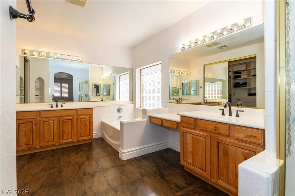 1005 Eaglewood, Las Vegas, NV 89144
