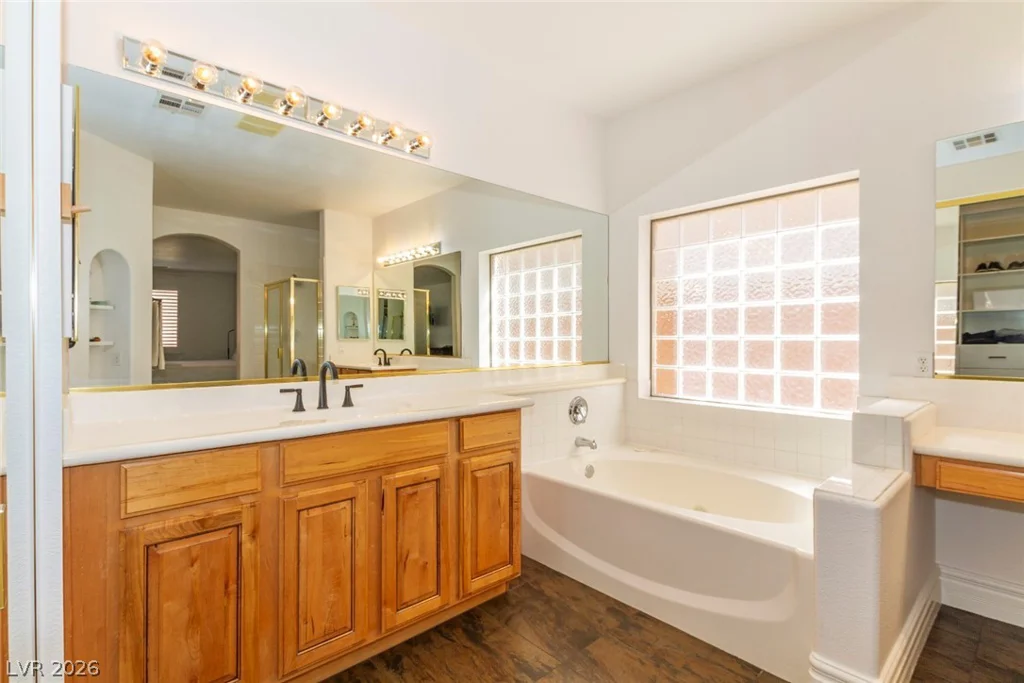1005 Eaglewood, Las Vegas, NV 89144