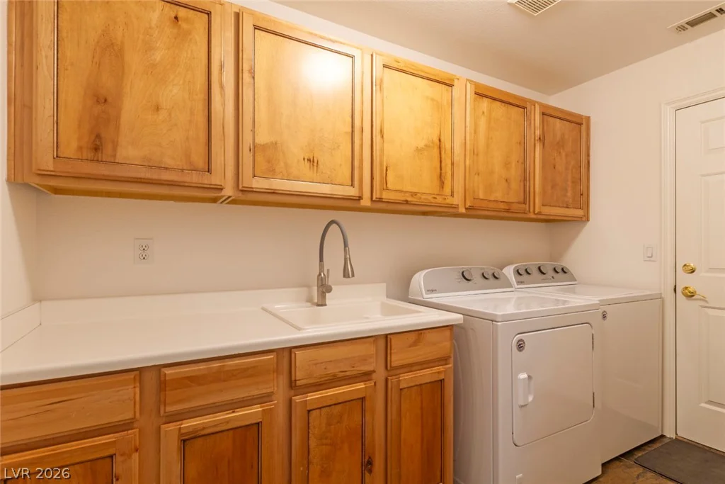 1005 Eaglewood, Las Vegas, NV 89144