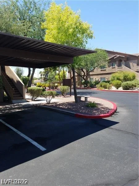 5750 Hacienda, Las Vegas, NV 89122