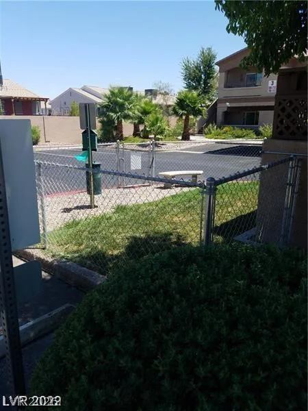 5750 Hacienda, Las Vegas, NV 89122