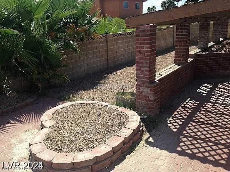 1617 Joshua Tree, Las Vegas, NV 89108