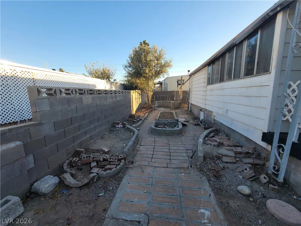 5495 Everglade, Las Vegas, NV 89142
