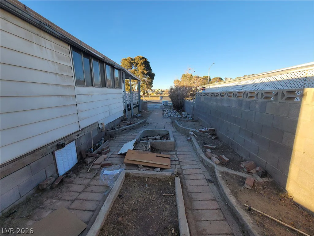 5495 Everglade, Las Vegas, NV 89142