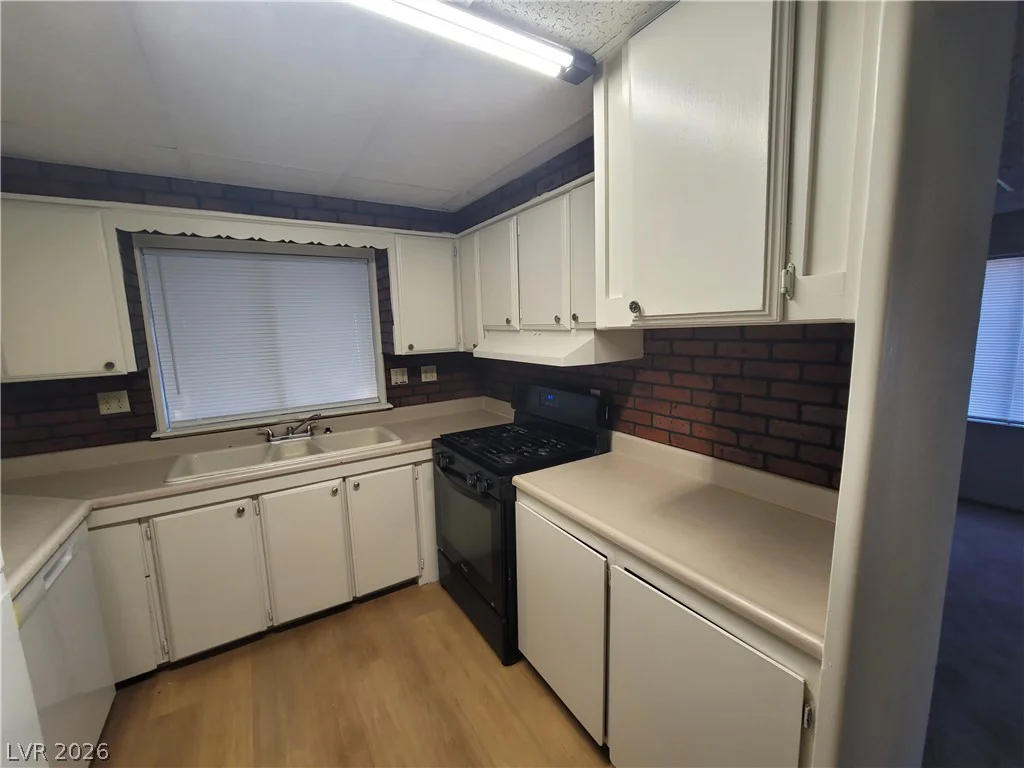5495 Everglade, Las Vegas, NV 89142